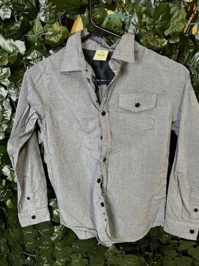 Boys' Button-Down Long Sleeve Shirt in Heather Gray